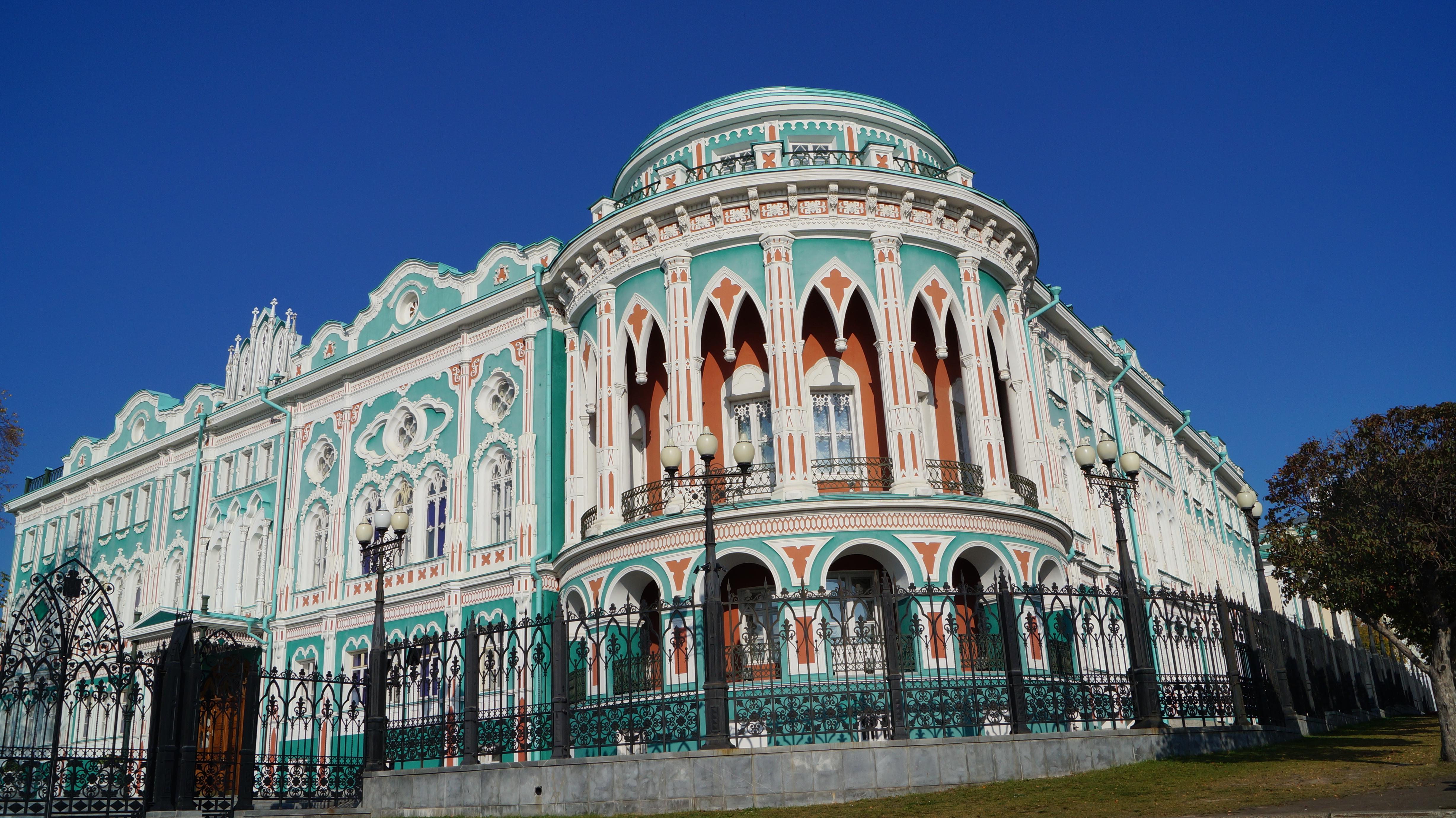 Дом профсоюзов. Санкт-Петербург дом Севастьянова,. Дом Севастьянова 3д модель. Дом профсоюзов в Москве. Слава рабочему классу на доме Севастьянова.