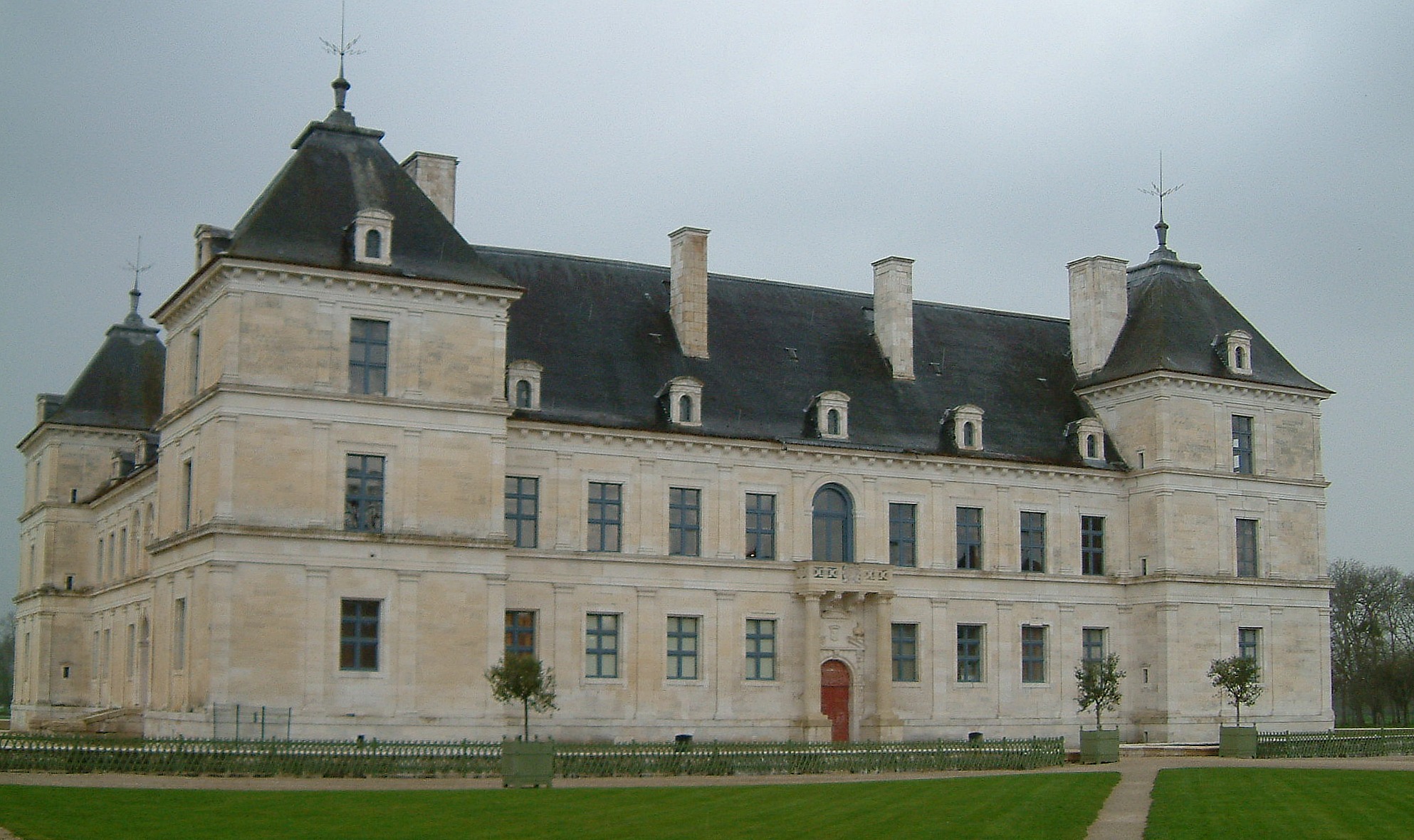 Французский фран. Анси Ле Франк замок. Замок де Кланьи. Шато Кланьи. Chateau d’Ancy-le-Franc.