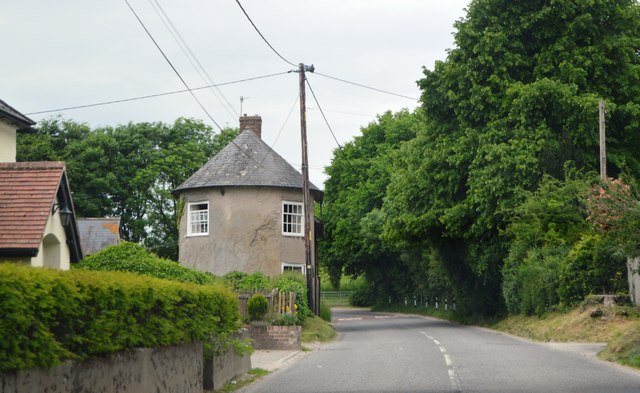 File:B390, Chitterne - geograph.org.uk - 5179765.jpg