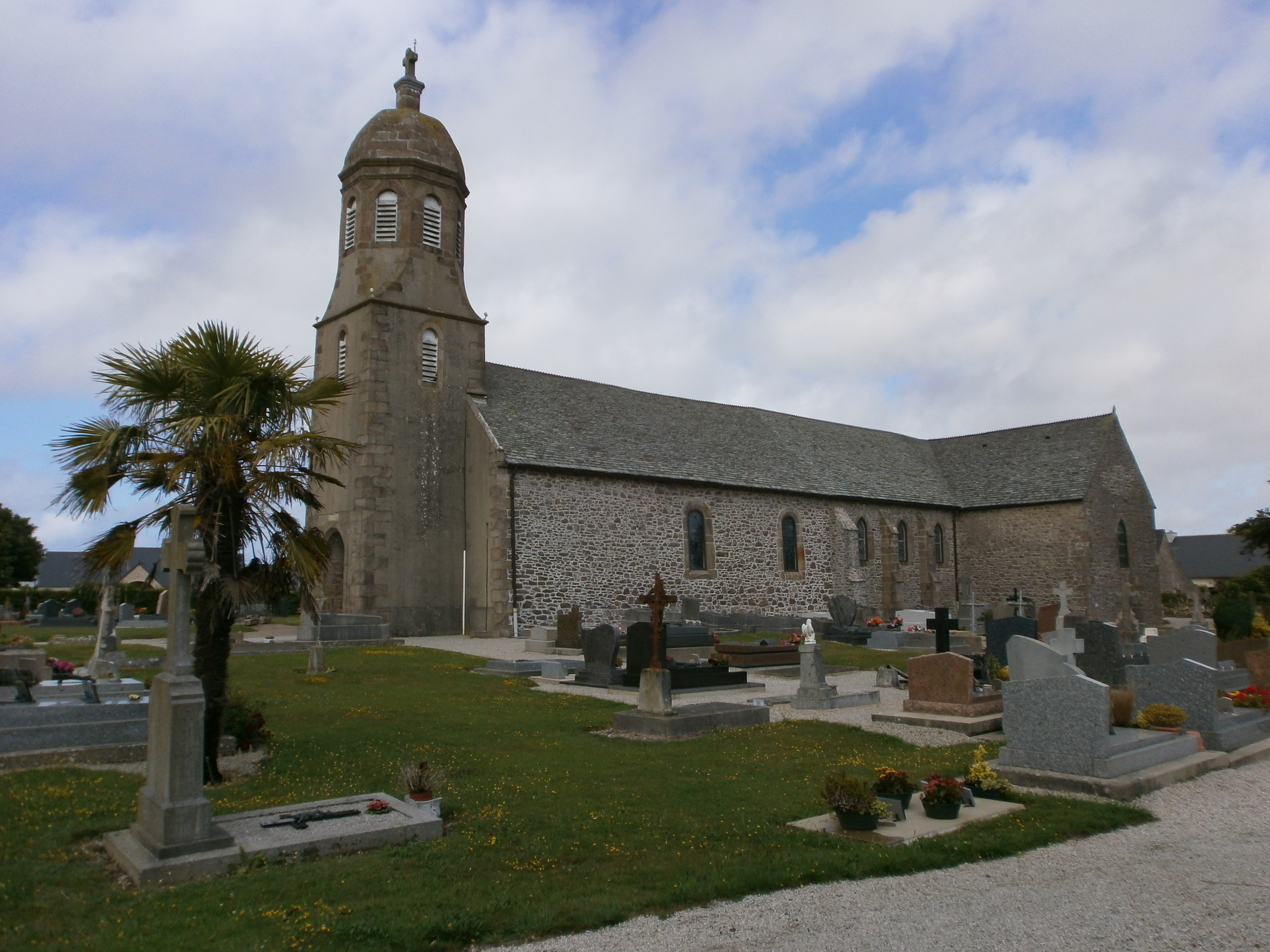 File Beaumont Hague Eglise Notre Dame vue S .JPG Wikimedia