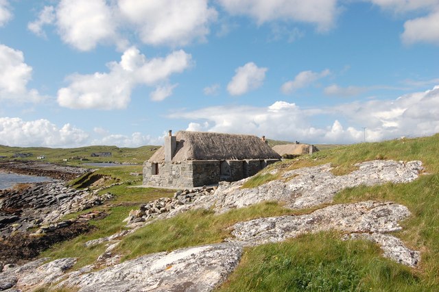 File:Blackhouse - geograph.org.uk - 1573694.jpg