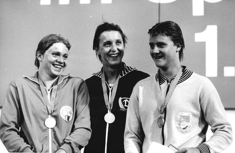 File:Bundesarchiv Bild 183-T0702-0017, Barbara Krause, Petra Thümer, Karen Matschuk.jpg