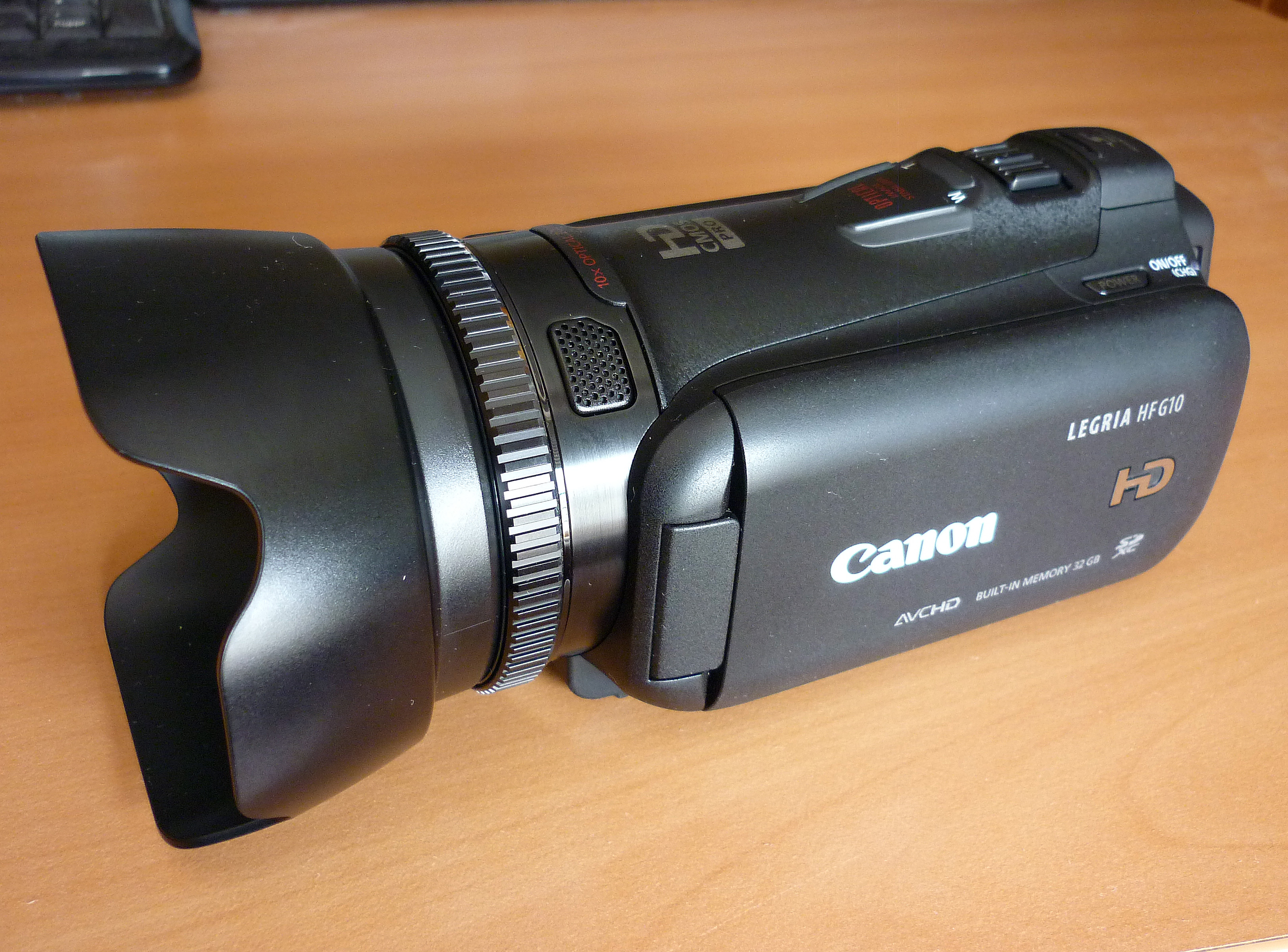 File:Canon Legria HF-G10 AVCHD Camcorder.jpg - Wikimedia Commons