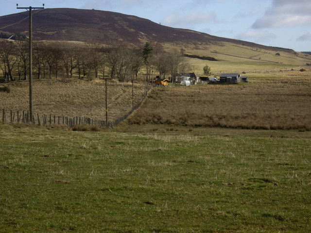 File:Cottage near Tullochvenus - geograph.org.uk - 1201704.jpg