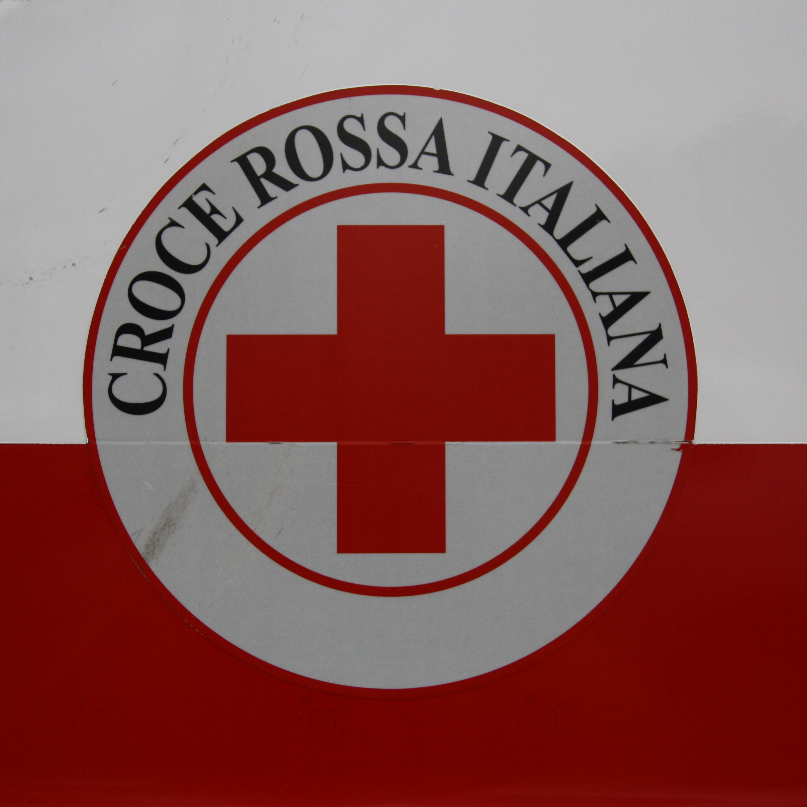 File:Croce Rossa Italiana emblem 01.JPG - Wikipedia