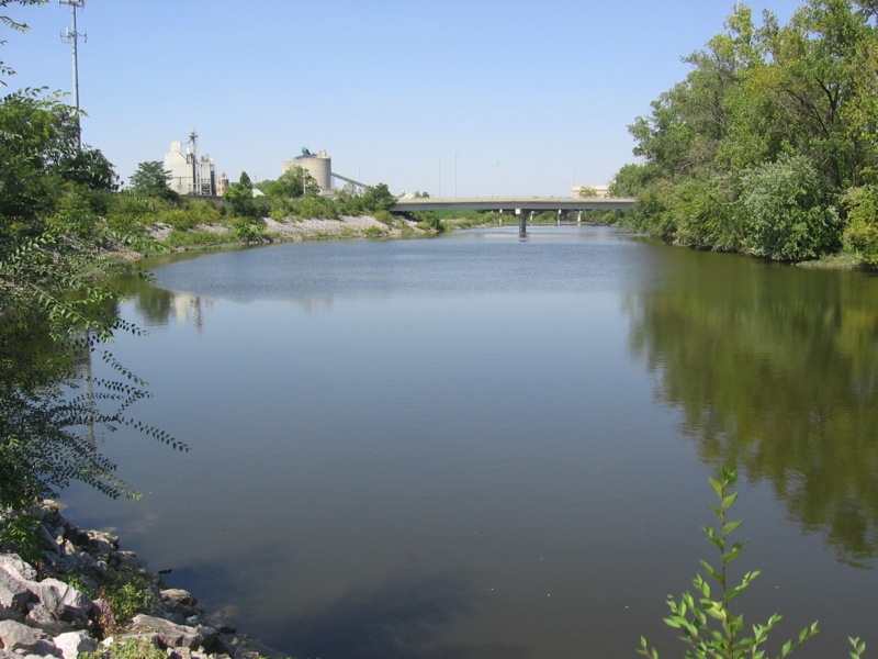 File:Downtown Columbus - A look back upstream.jpg