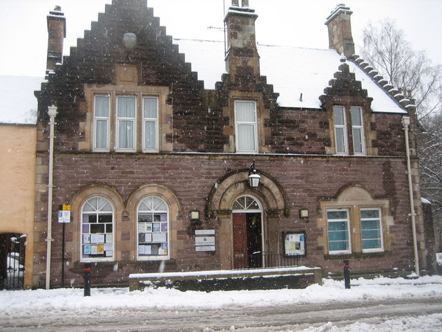 File:Dunblane in Winter, The Burgh Chambers - geograph.org.uk - 1725149.jpg