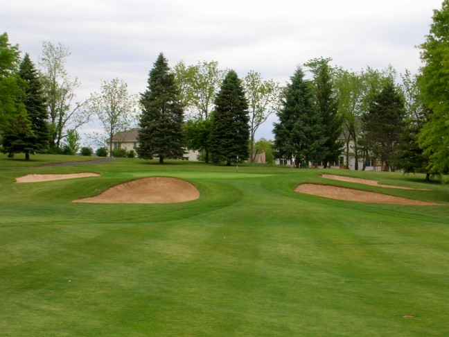 File:First Hole White Course.jpg