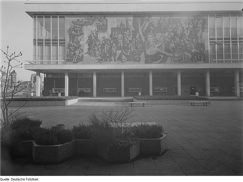 File:Fotothek df ps 0000567 Kulturhäuser.jpg