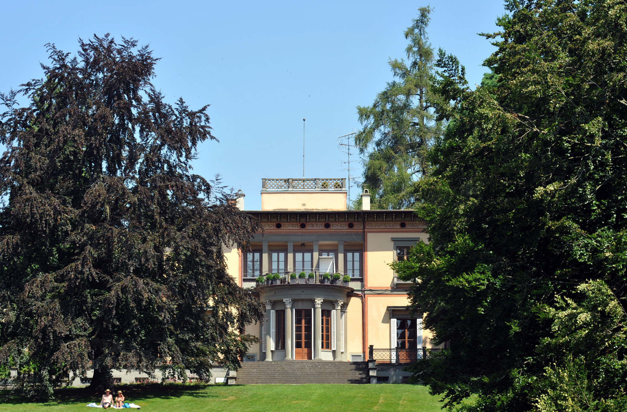 Villa Lindenhof mit den friedens räumen