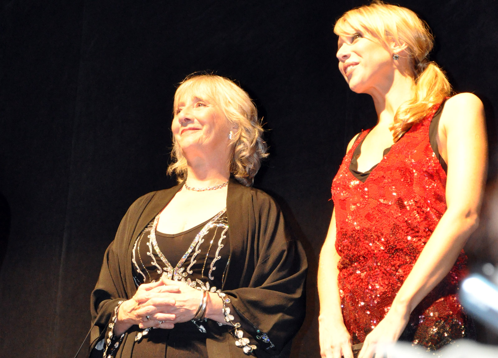 File Gemma Jones And Lucy Punch Jpg Wikimedia Commons