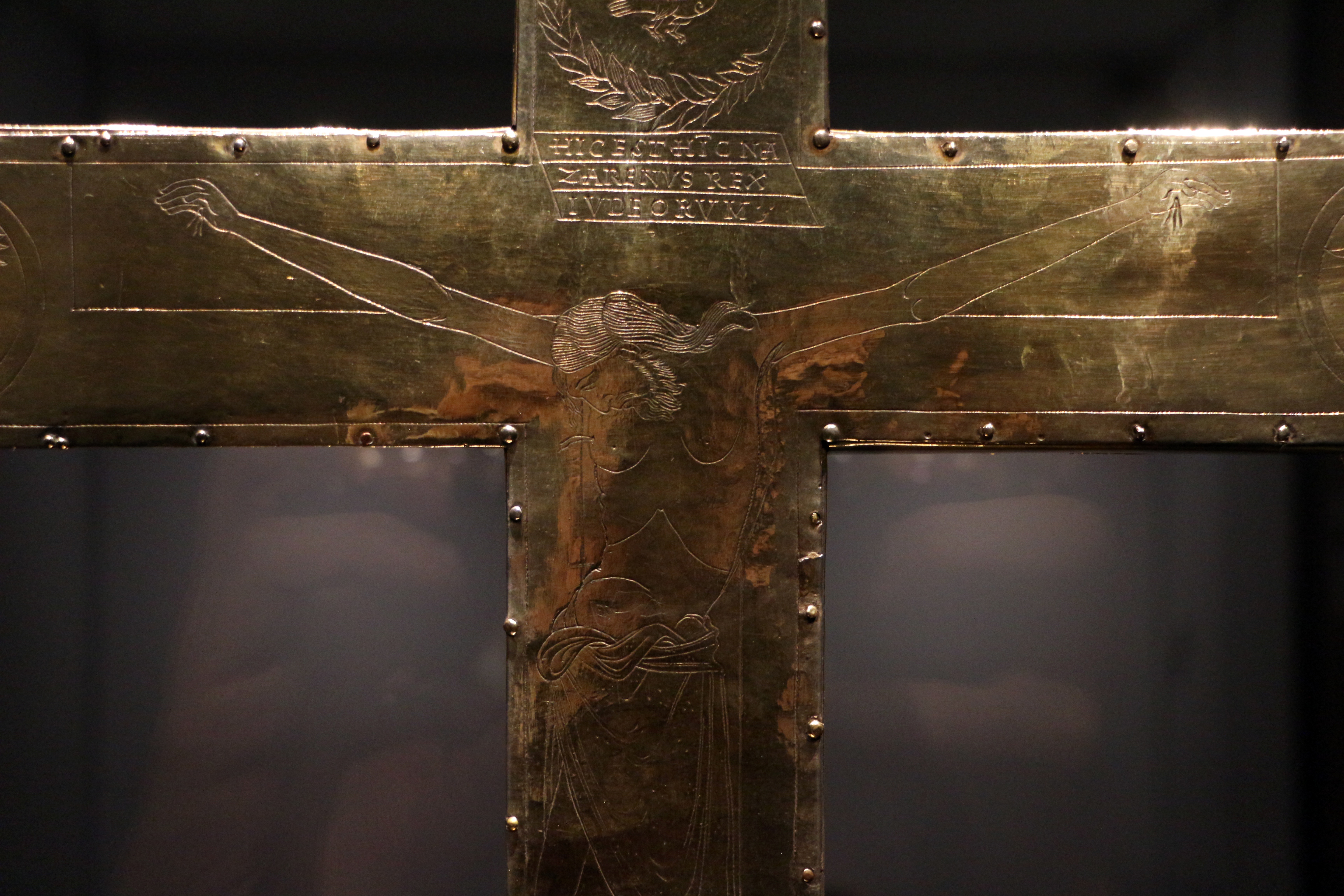 Крест Лотаря. Черный камень из Креста заготовка. Вещий камень кресты мистика. Crux gemmata.