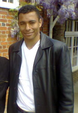 File:Gilberto Silva in North London.jpg