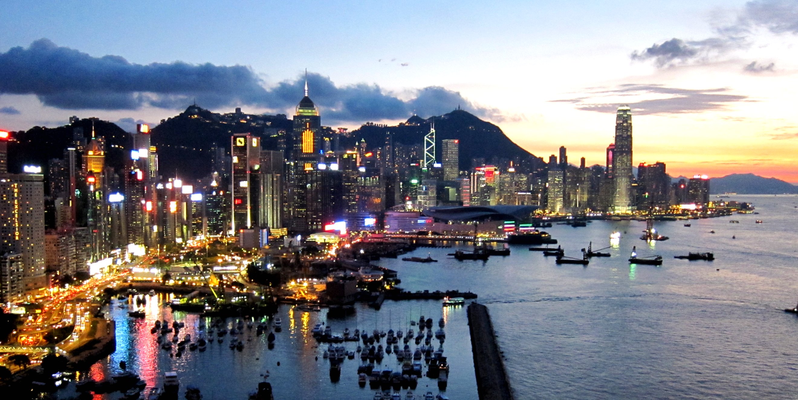 Hong Kong Island - Wikipedia, the free encyclopedia