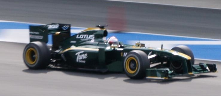 File:Jarno Trulli conduciendo el Lotus T127 (cropped).jpg