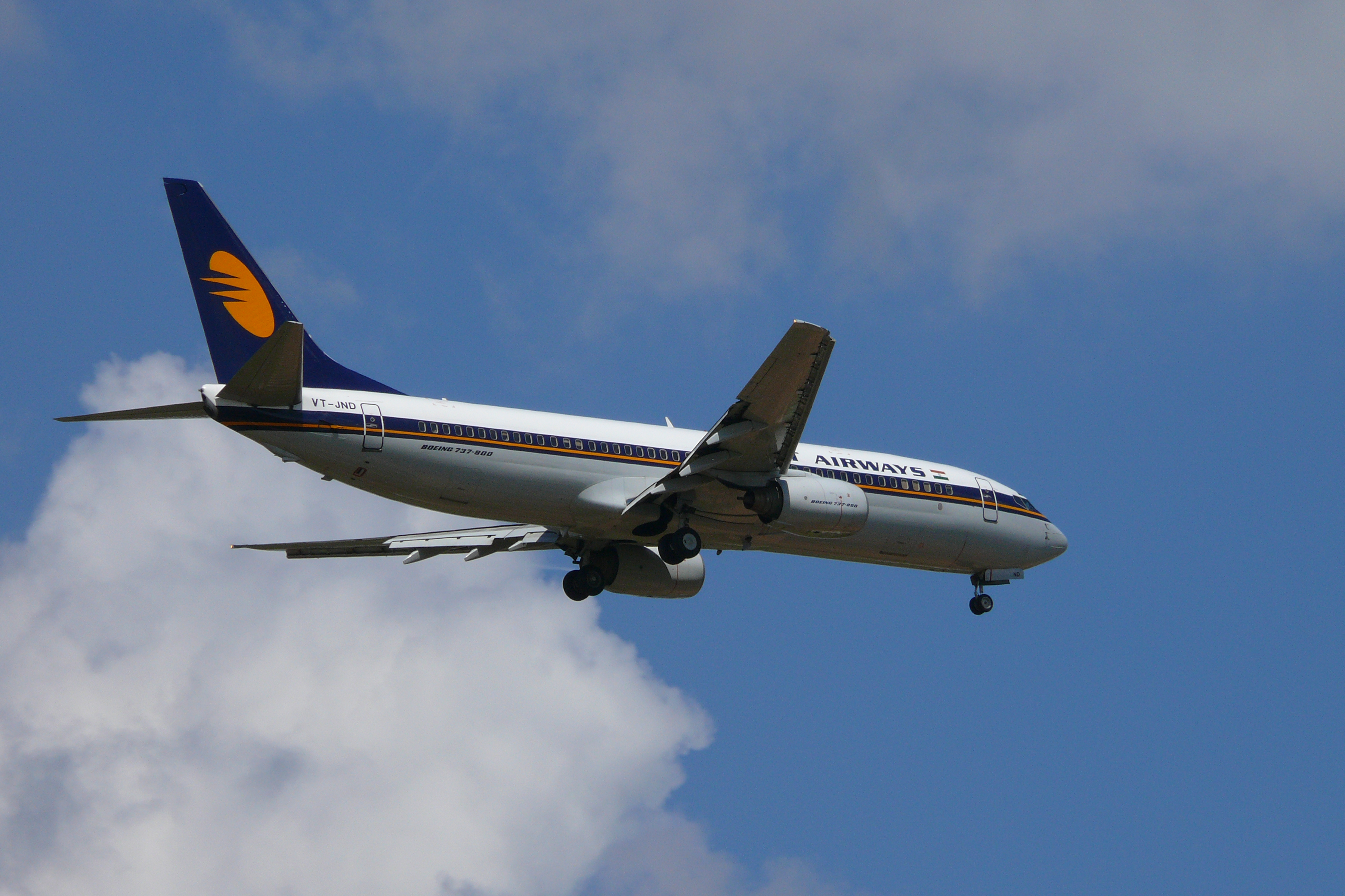 file-jet-airways-737-800-vt-jnd-jpg-wikimedia-commons