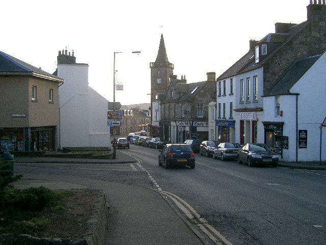 File:Kinross High Street. - geograph.org.uk - 92123.jpg