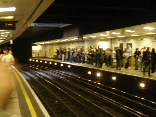 File:London underground platform westminster.jpg