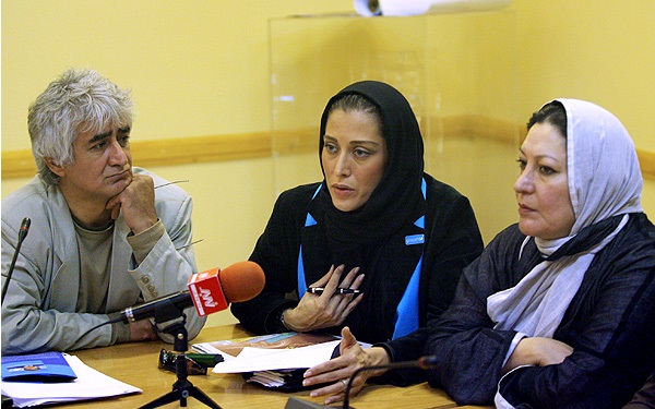 File:Mahtab Keramati, Children's Day ceremony at Iranian Artists Forum (6 8607150457 L600).jpg