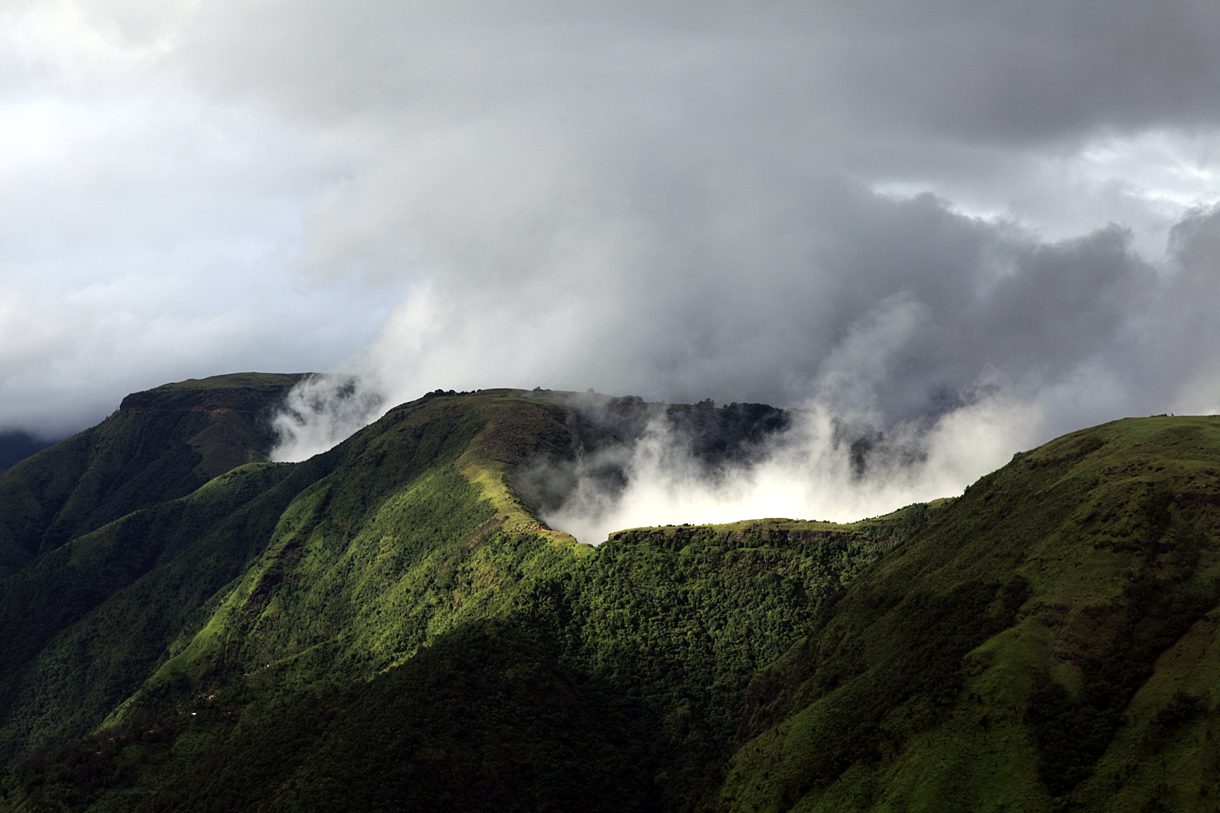 Datei:Meghalaya Abode of the Clouds India Nature in Laitmawsiang ...