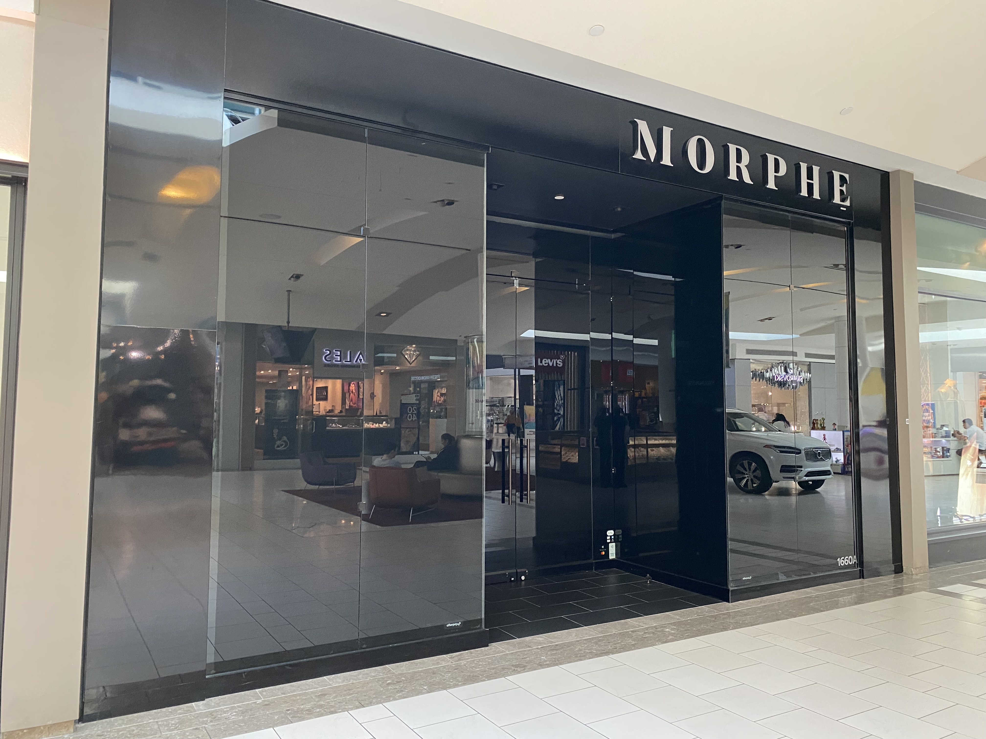Bankrupt Morphe Owner Acquired by Lenders for $690 Million