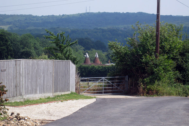 File:Nightingale Oast, London Road, Southborough, Kent - geograph.org.uk - 1381952.jpg