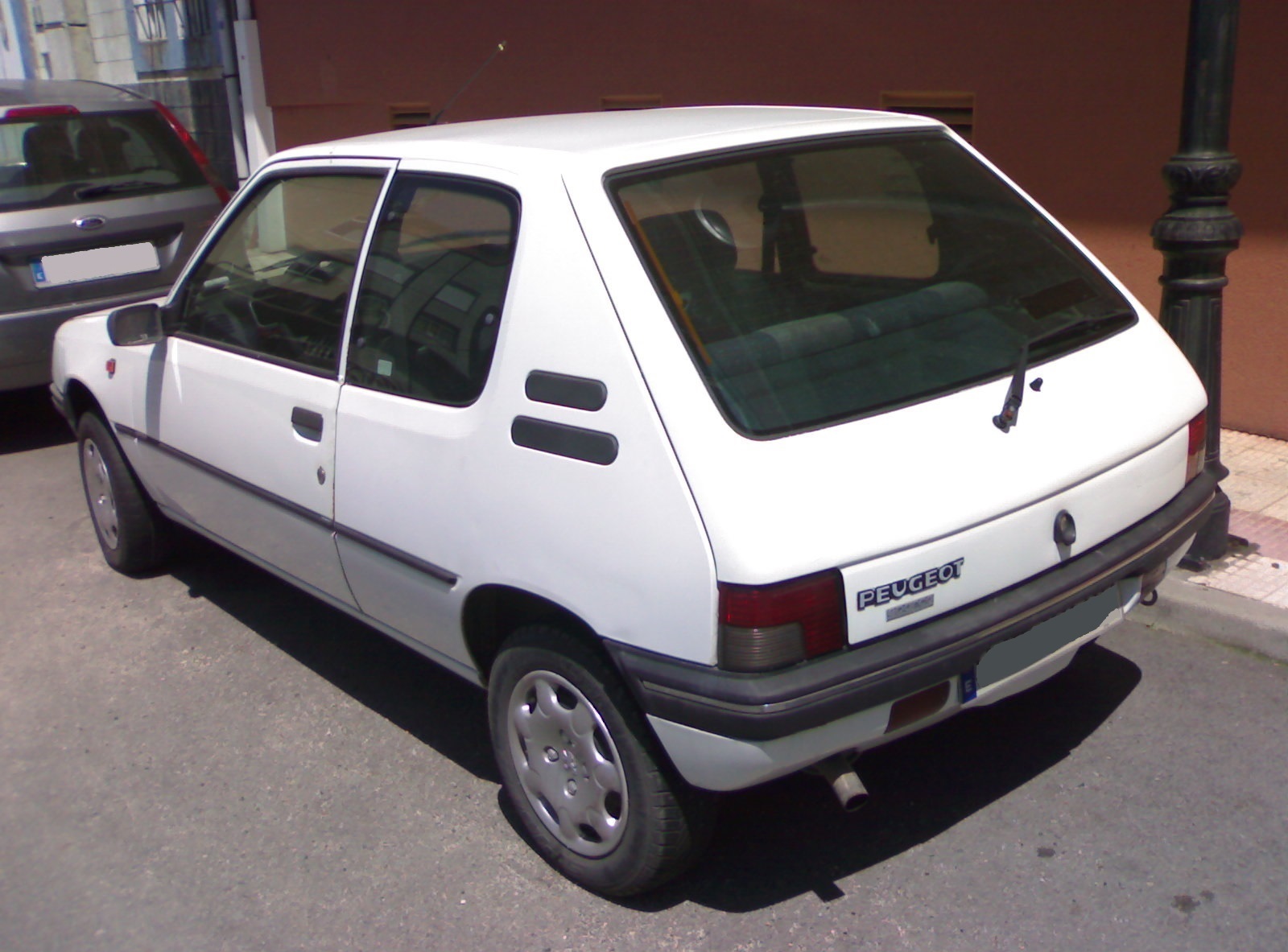 Peugeot 205 - Wikipedia