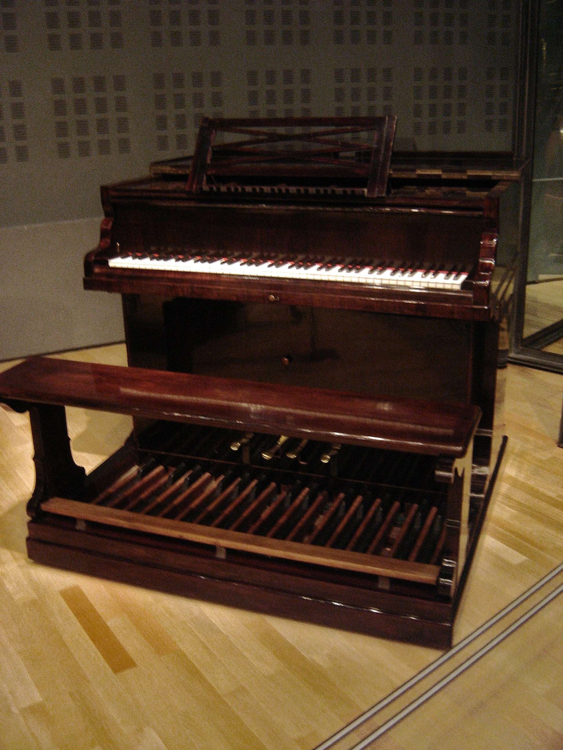 Piano-pédalier — Wikipédia