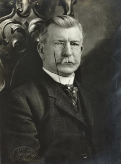 <span class="mw-page-title-main">Luke Edward Wright</span> United States politician and diplomat (1846–1922)