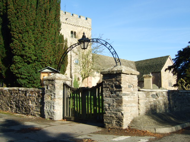 File:The church gates - geograph.org.uk - 627924.jpg