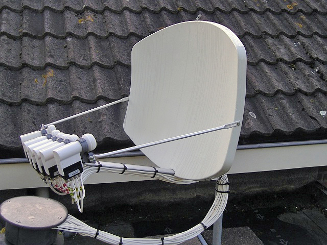 File:Torus satellite dish.jpg