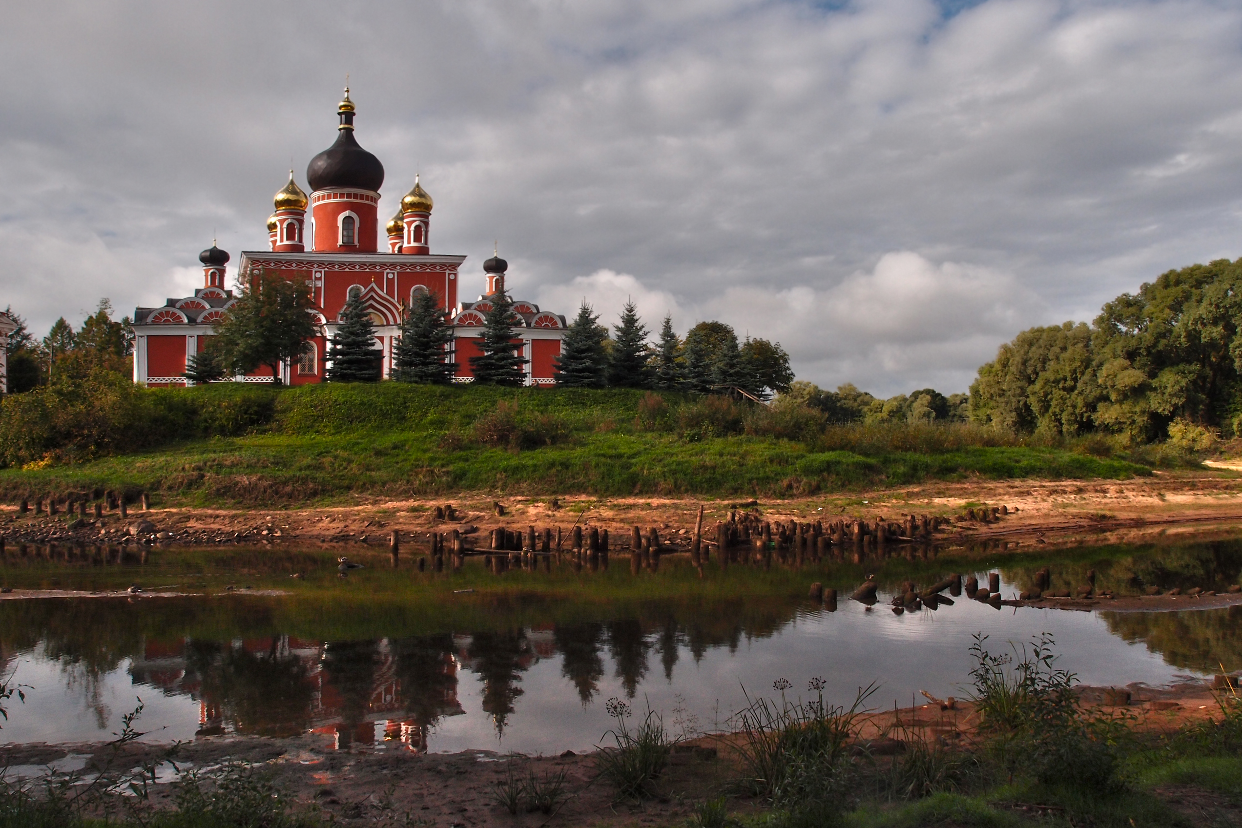 Старая русса новгородская область. Городище Старая Русса (XI—XV ВВ.). Воскресенский собор Старая Русса план. Воскресенский храм Валдай.