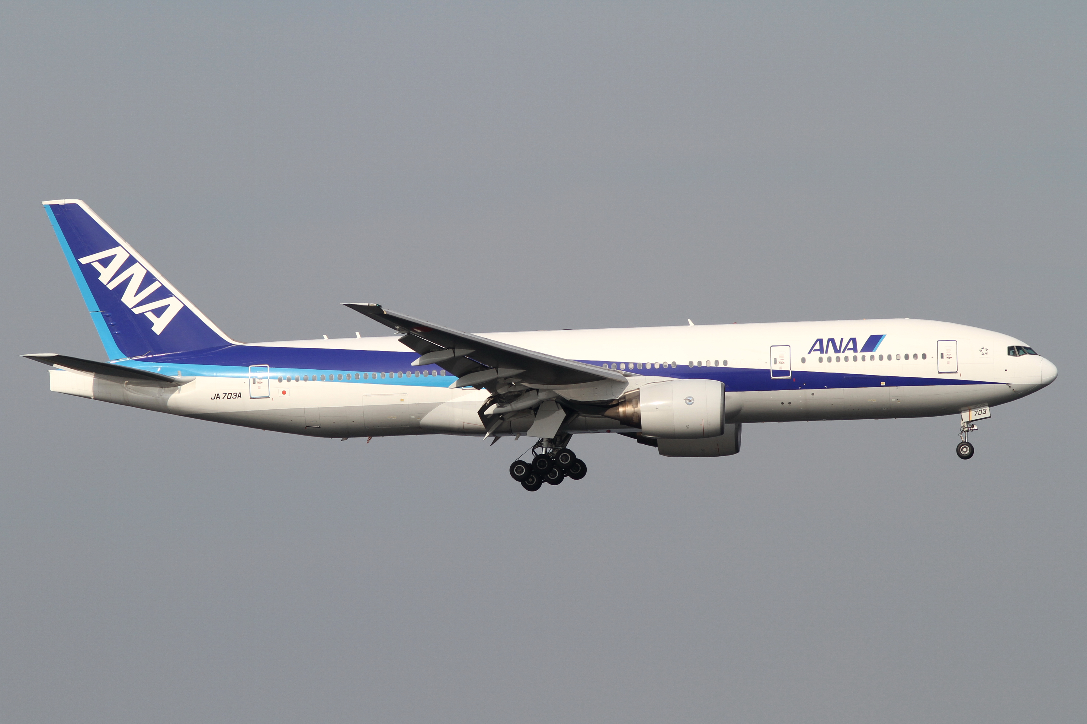 1/400 ＡＮＡ ボーイング Ｂ７７７－２００ ＪＡ７０３Ａ - 航空機