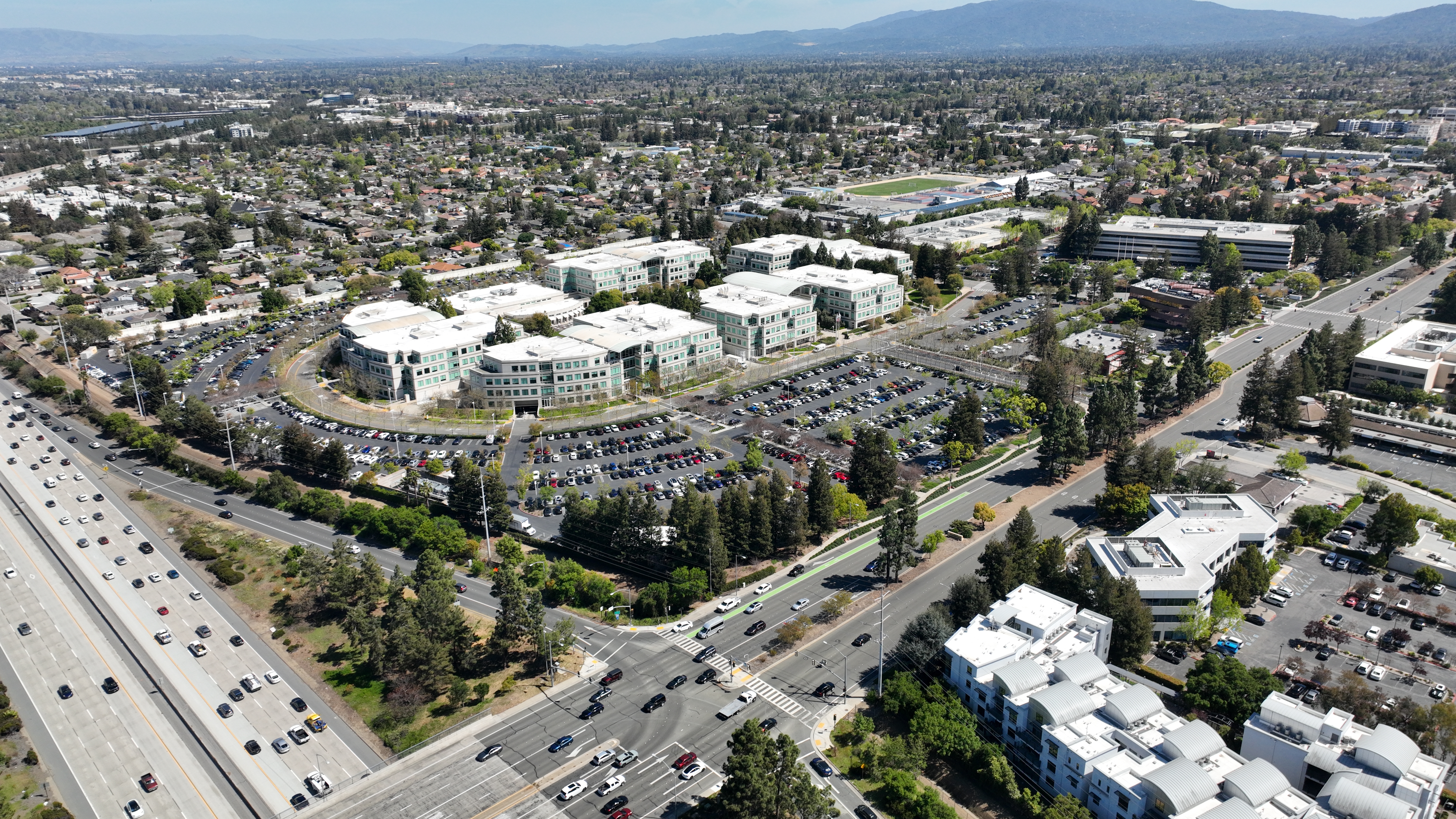 current apple headquarters