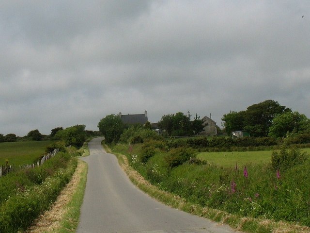 File:Approaching Tyn-y-Maen - a former farmhouse - geograph.org.uk - 1355694.jpg
