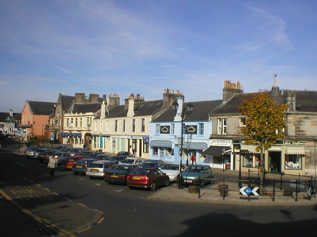 File:Colourful Buildings in Strathaven Town Centre - geograph.org.uk - 94929.jpg