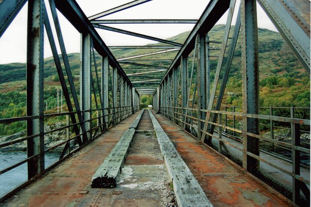 File:Creagan Railway Bridge - geograph.org.uk - 300094.jpg