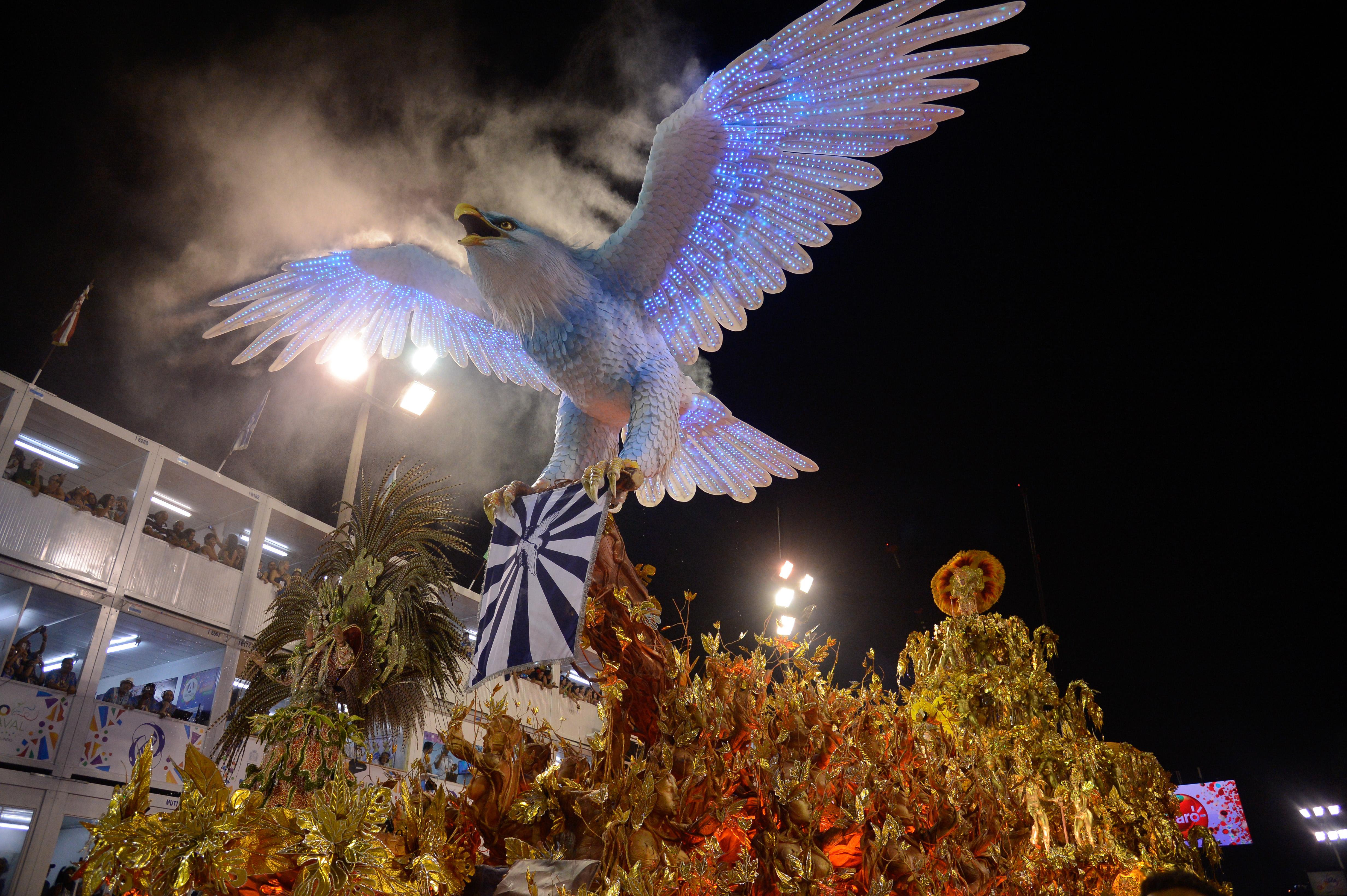 Portela vai receber Mocidade Independente e Beija-Flor nesta sexta-feira, O Dia na Folia