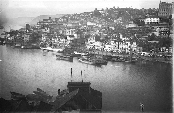 File:De VNG (pont D. Luís) au Porto (NW).jpg