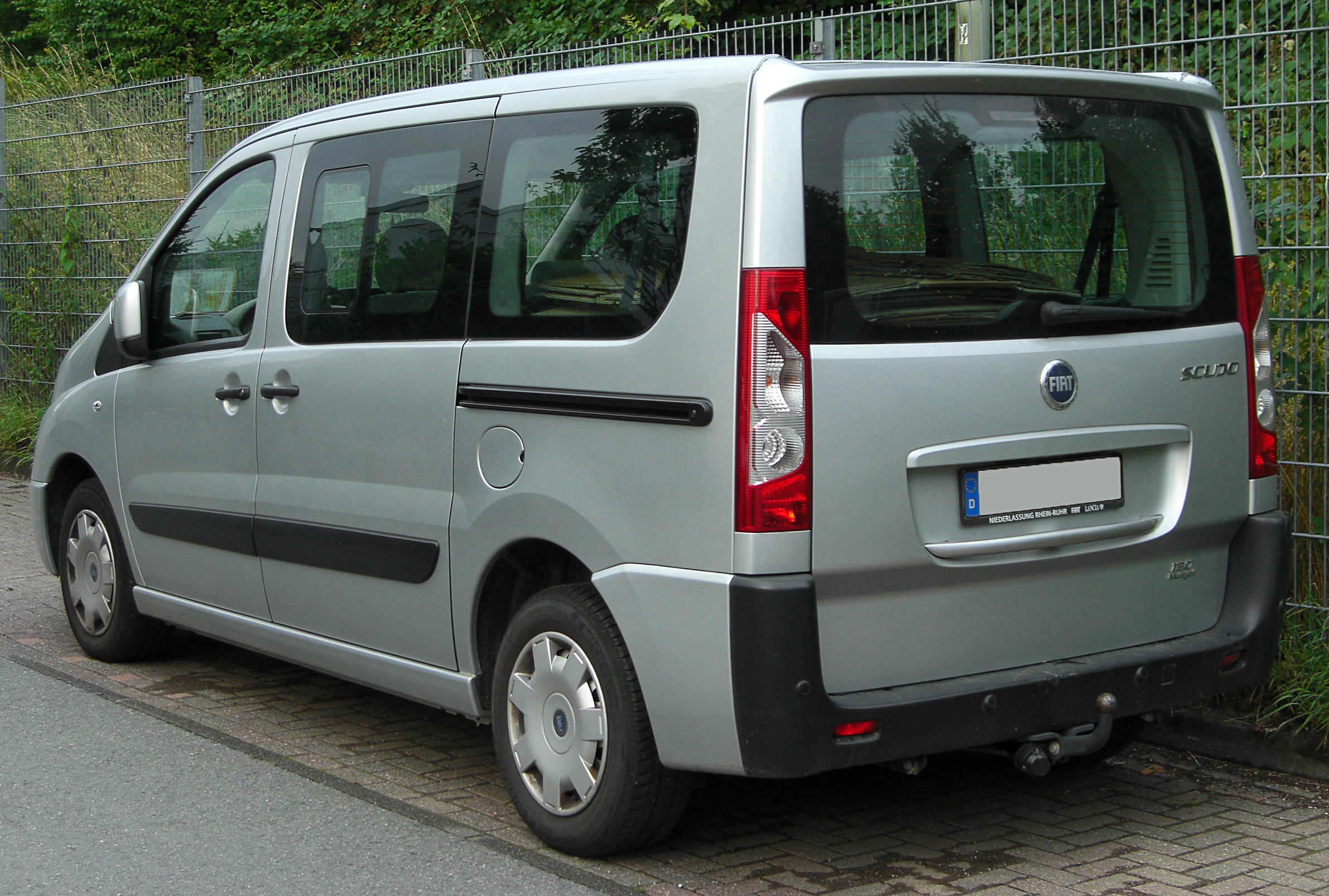 File:Fiat Scudo II front 20100808.jpg - Wikimedia Commons