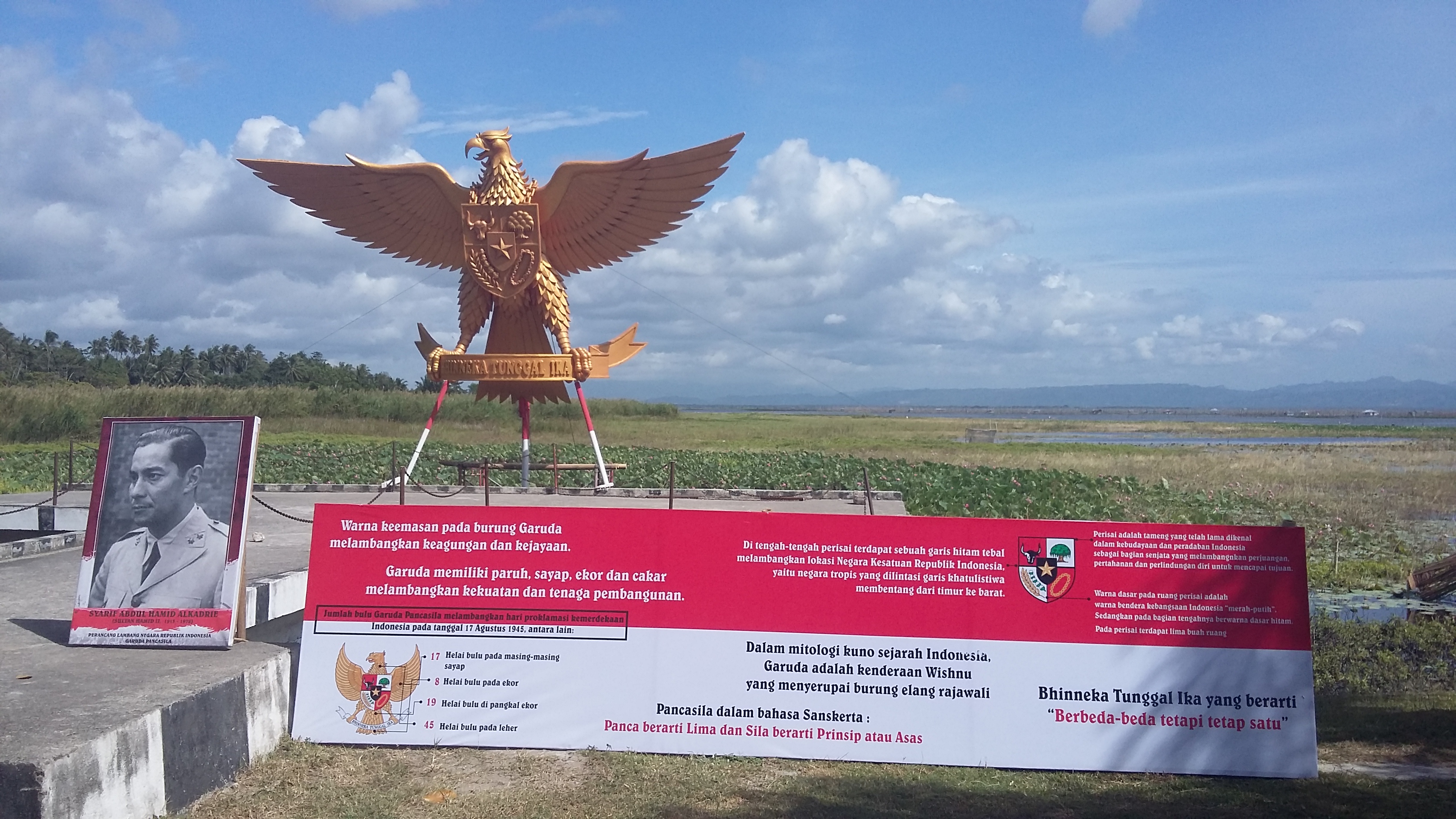 File Garuda  Pancasila  2 Jpg Wikimedia Commons