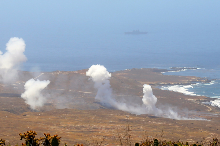 File:Japanese helicopter carrier JDS Hyuga supporting landings during Dawn Blitz 2013.jpg