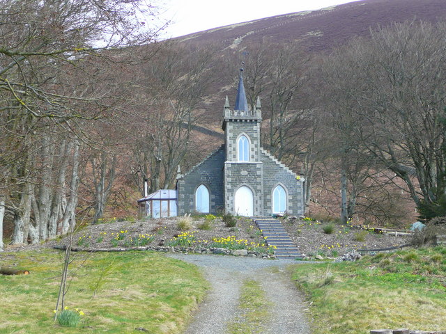 File:Le Craobhan Treun - geograph.org.uk - 939540.jpg