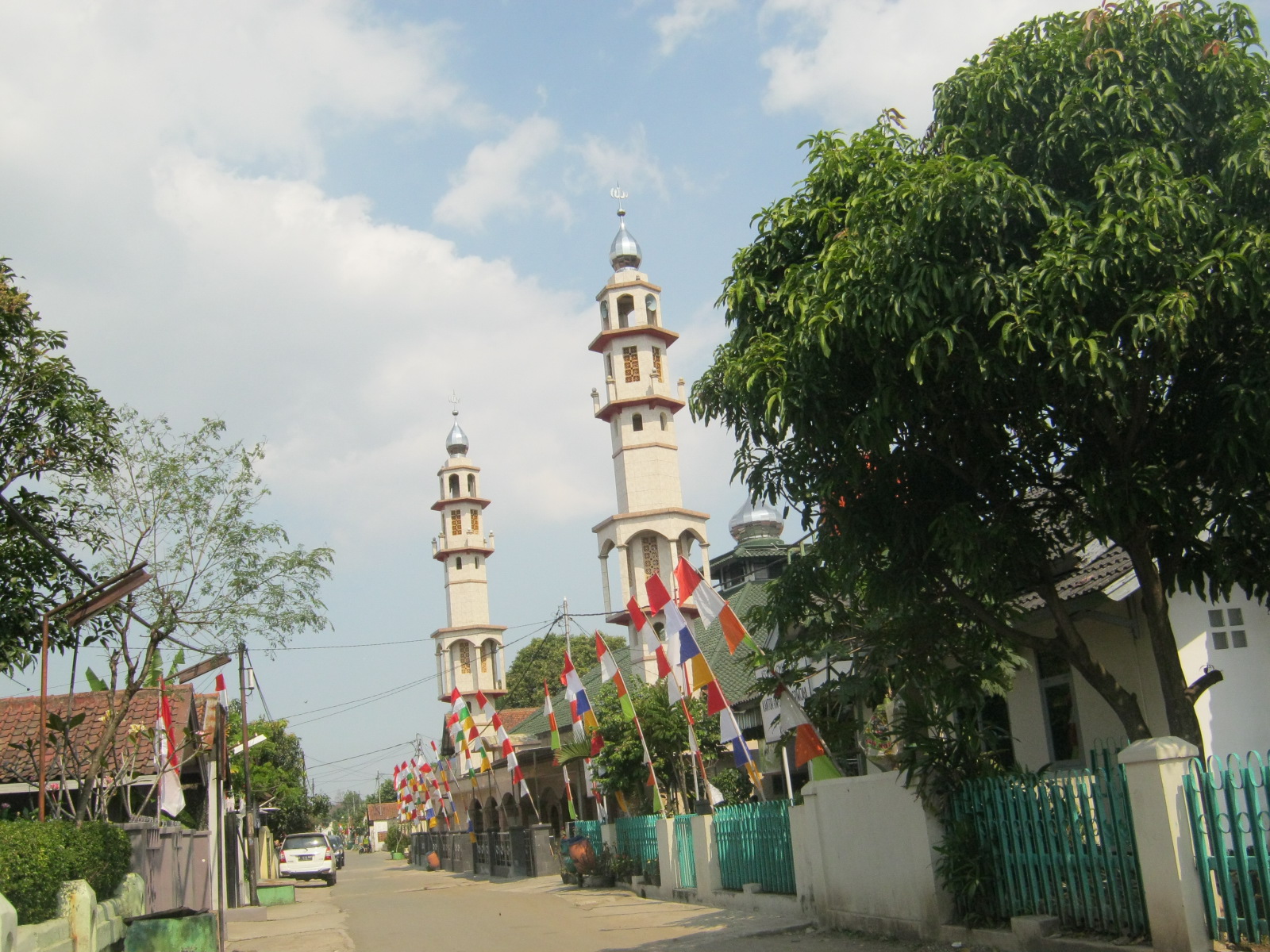 12Masjid_Nurul_Falah,_Sriwijaya_IX_Cimahi_-_panoramio