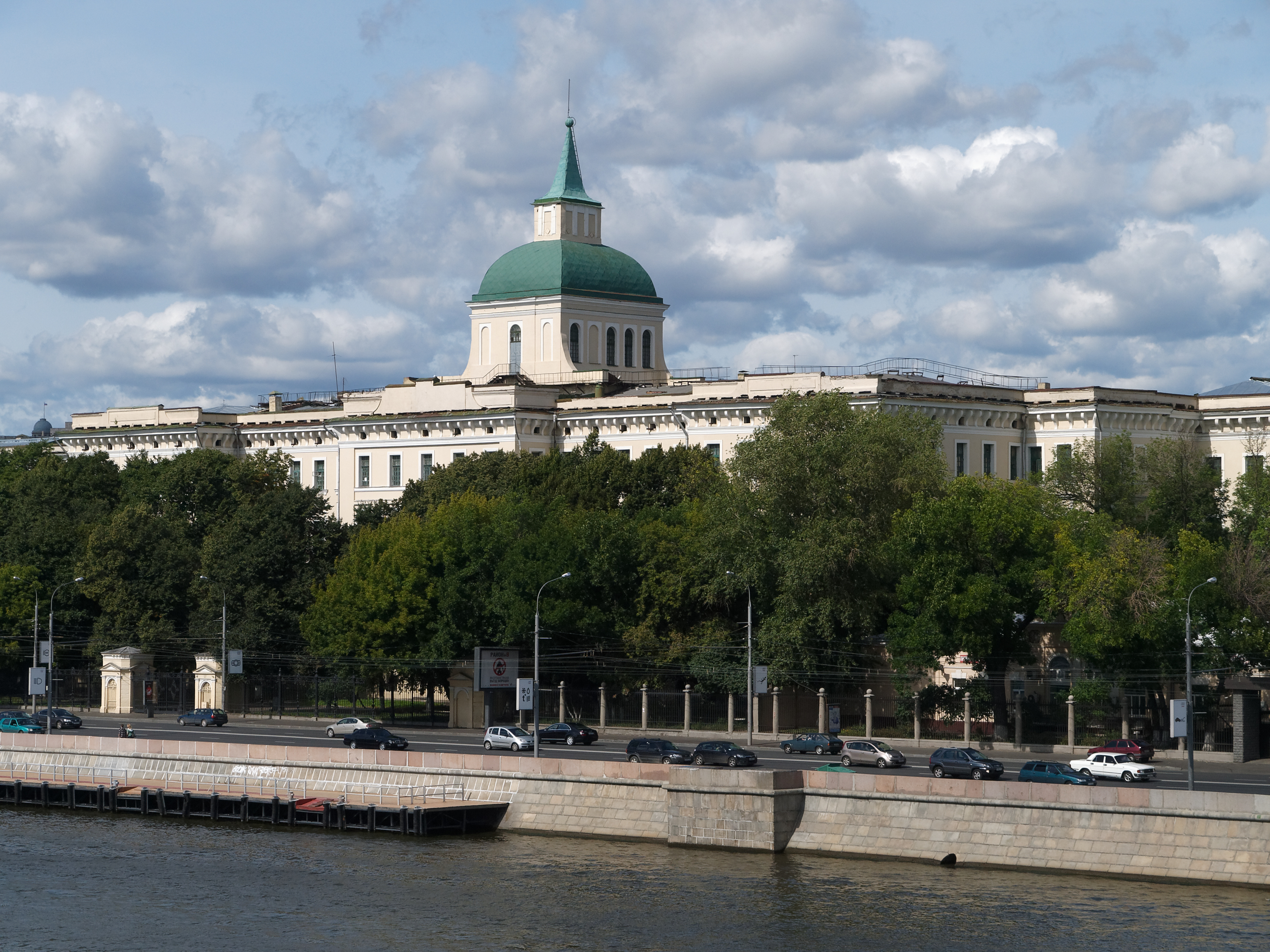 Москворецкая набережная 7. Академия РВСН Петра Великого Москва. Воспитательный дом, Москворецкая набережная, Москва. Академия Петра Великого Китай город. Академия РВСН им Петра Великого Китай город.