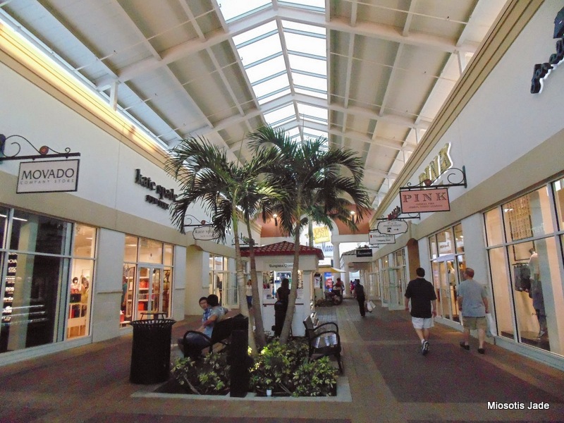 File:Orlando Premium Outlets 03.JPG - Wikipedia