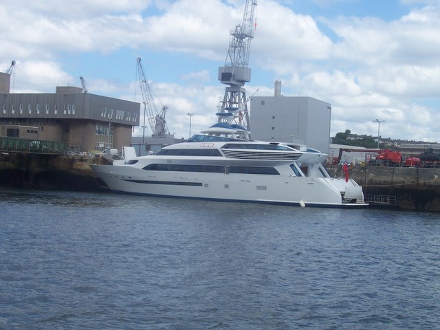 File:Plymouth , Yacht at Devonport - geograph.org.uk - 1151339.jpg