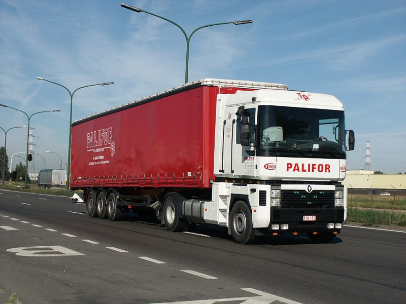 File:Renault Magnum-Palifor (B)-2004.jpg