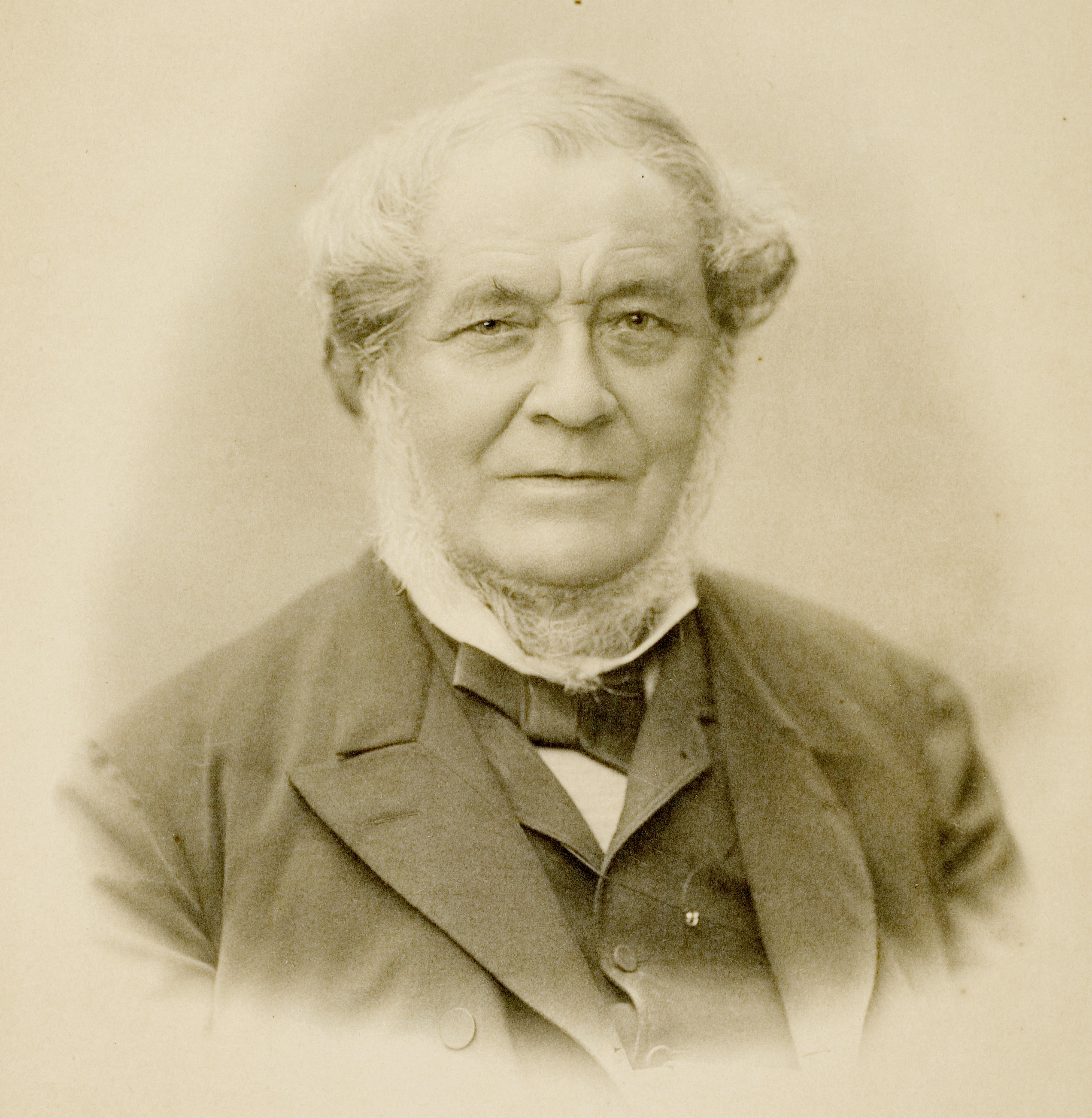 Image of Robert Wilhelm Eberhard Bunsen from Wikidata