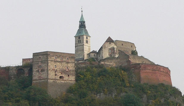 File:Ruine der Festung Güssing Portal Burgenland.jpg